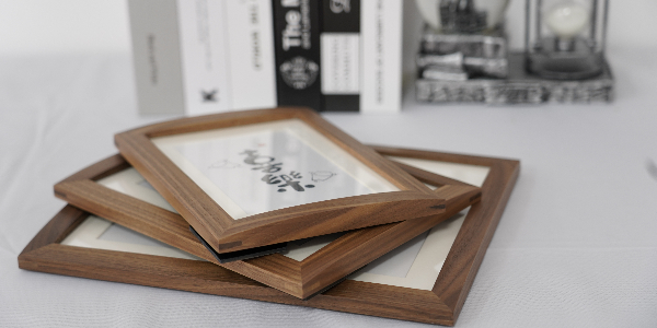 在日常中如何保養(yǎng)實木相框